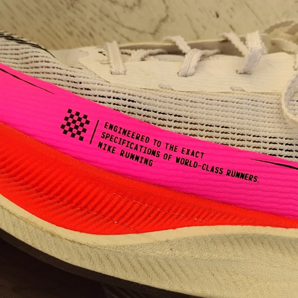 Nike  ZoomX Vaporfly Next %2  Women's Athletic Shoes - White and Pink 9.5